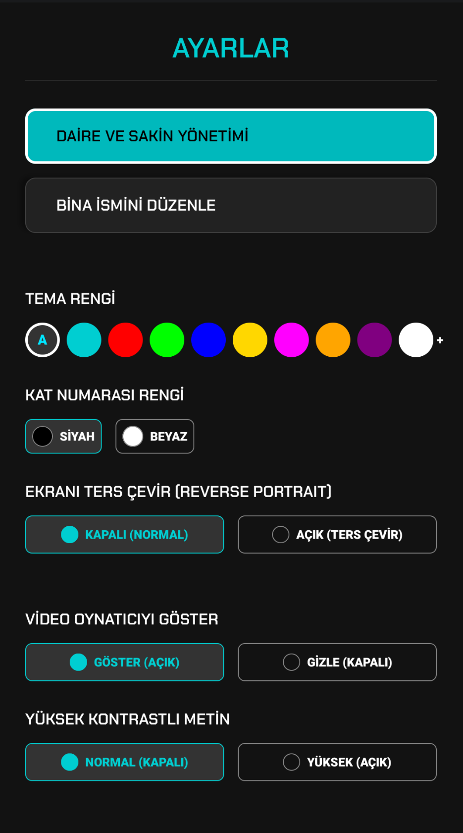 Kapsamlı ayarlar ekranı — tema, renk, medya ve daha fazlası